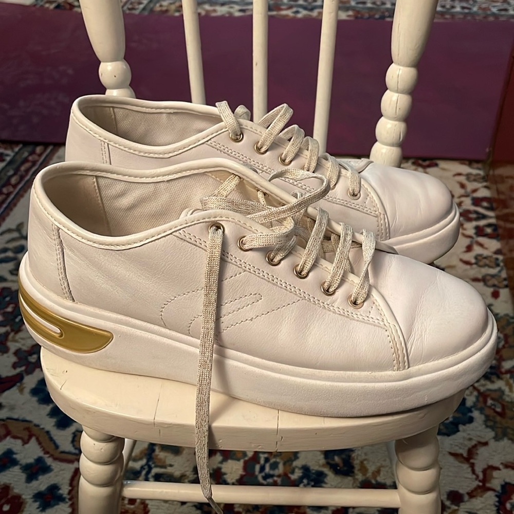 Geox D Ottoya,Women's sneakers Geox D OTTAYA,understated glam,worn a few times.